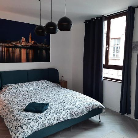 Suite City Center In Quiet Street & Airco Antwerpen Bagian luar foto