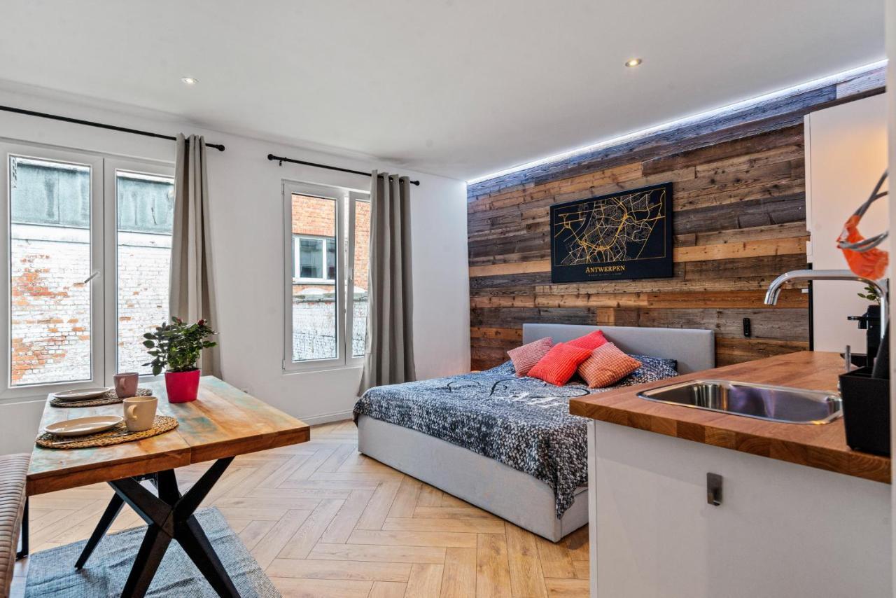 Suite City Center In Quiet Street & Airco Antwerpen Bagian luar foto