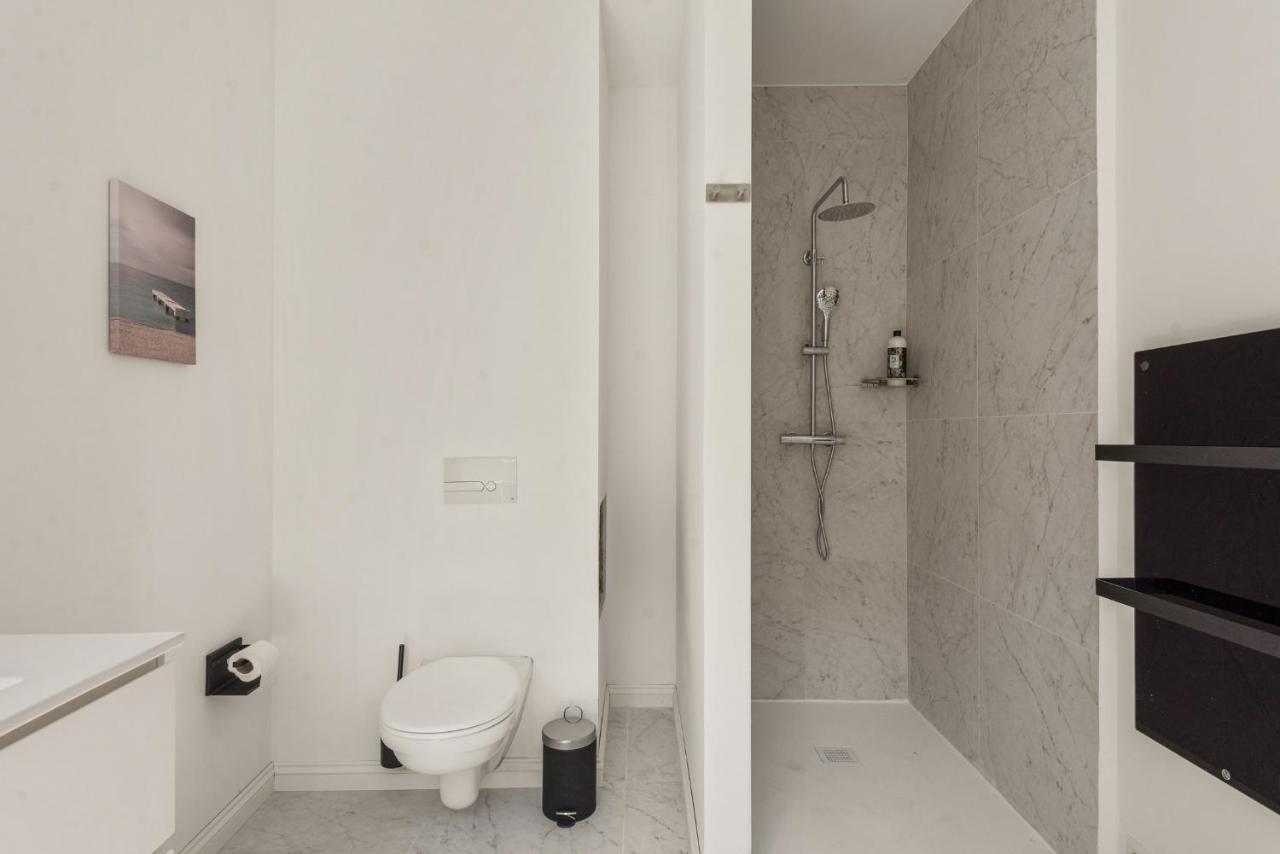 Suite City Center In Quiet Street & Airco Antwerpen Bagian luar foto