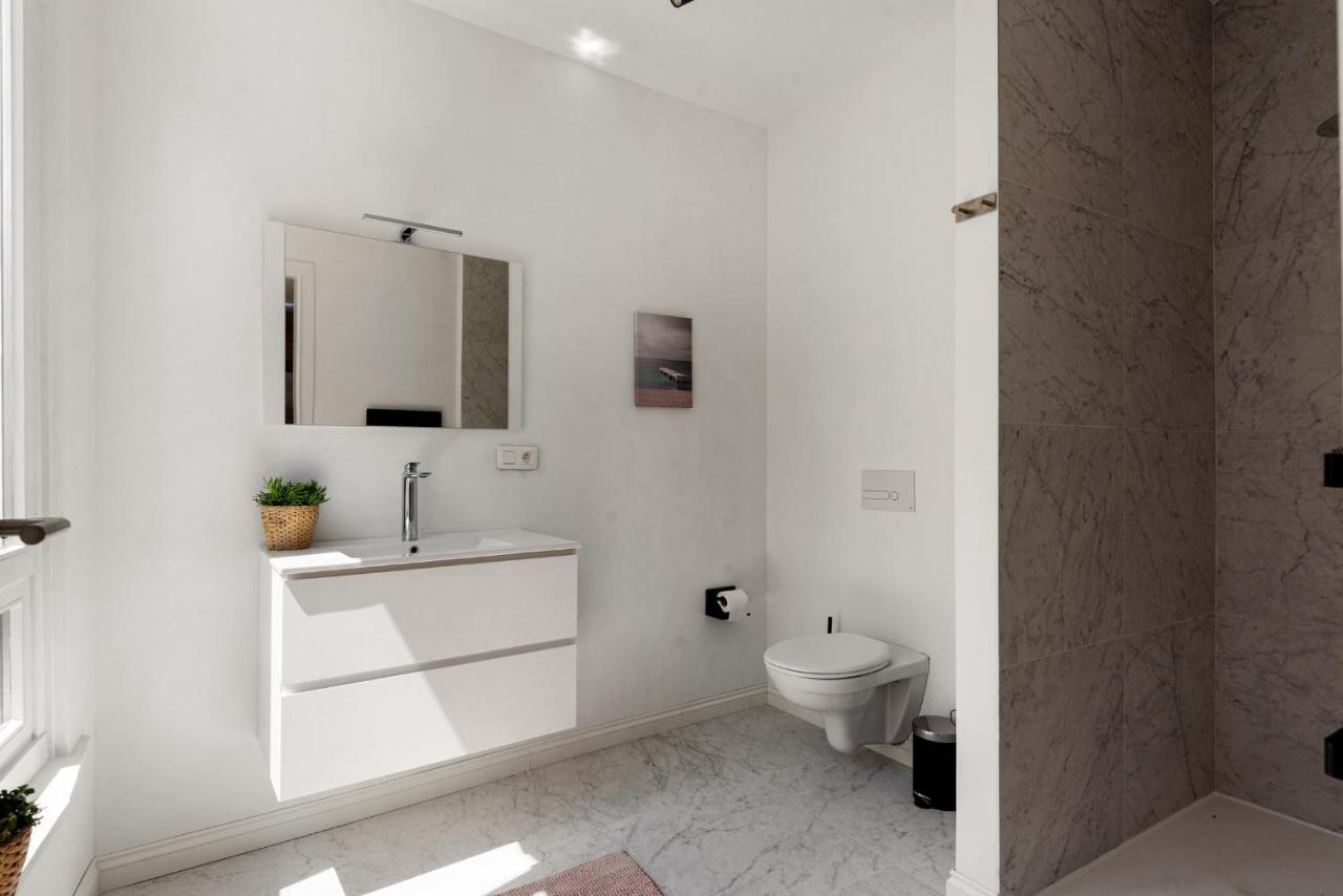 Suite City Center In Quiet Street & Airco Antwerpen Bagian luar foto