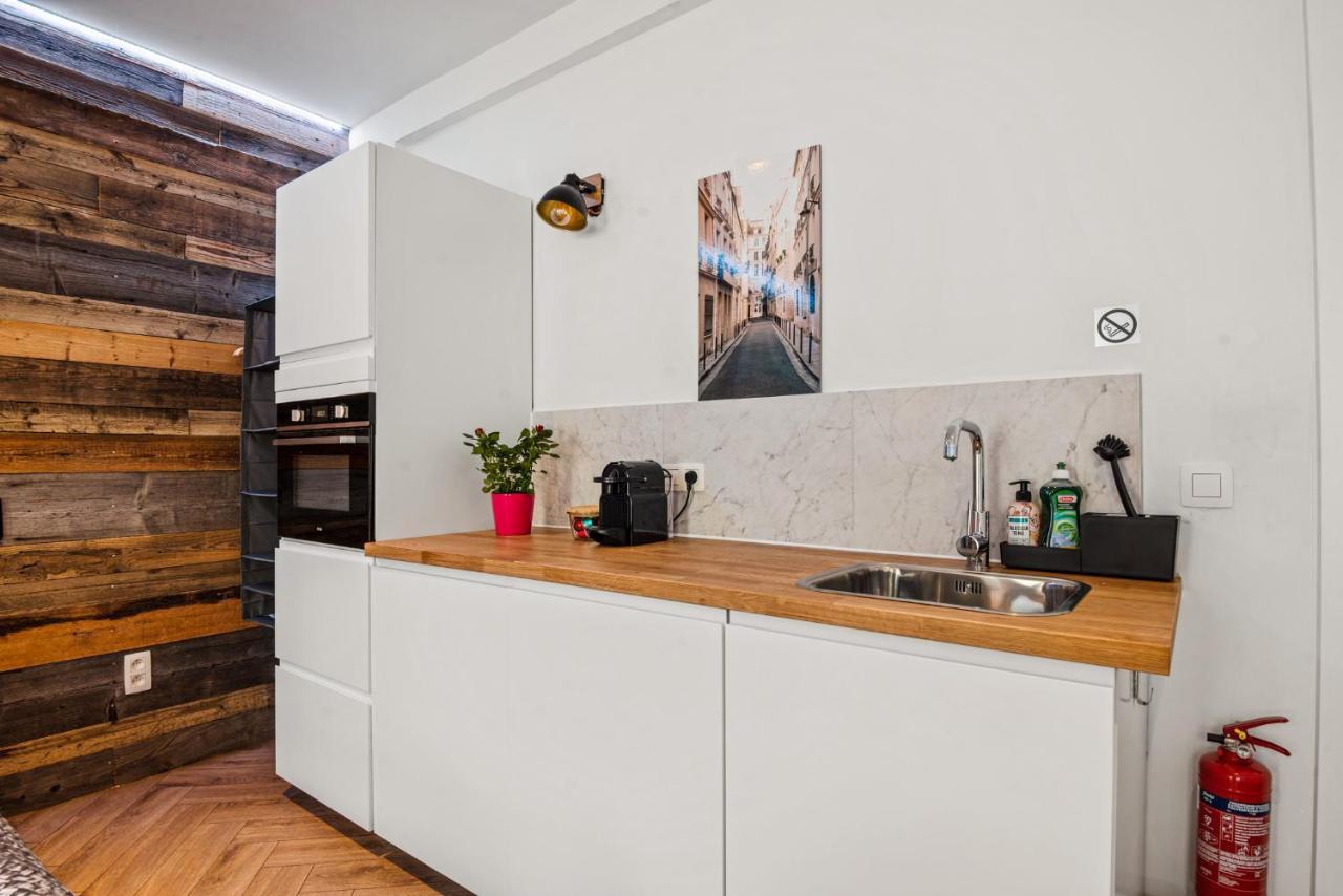 Suite City Center In Quiet Street & Airco Antwerpen Bagian luar foto