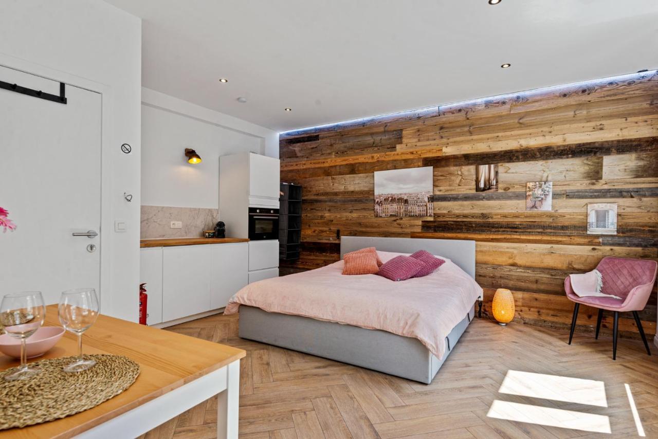 Suite City Center In Quiet Street & Airco Antwerpen Bagian luar foto